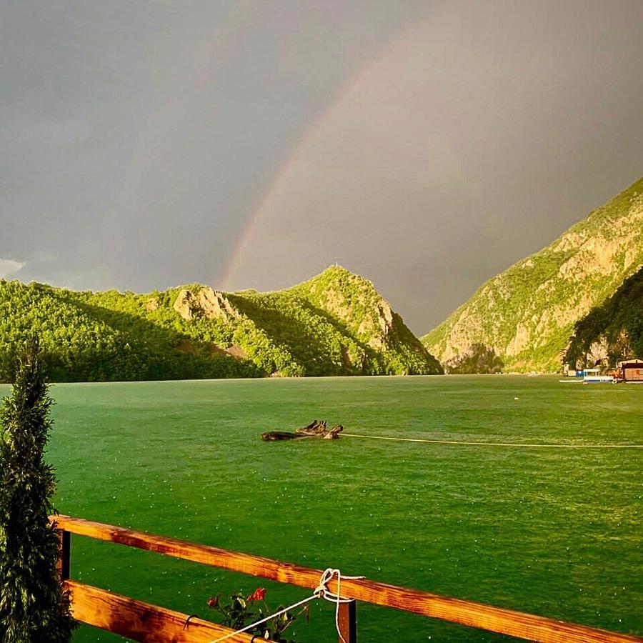 Villa Kucica Na Vodi Bajina Basta Exterior foto